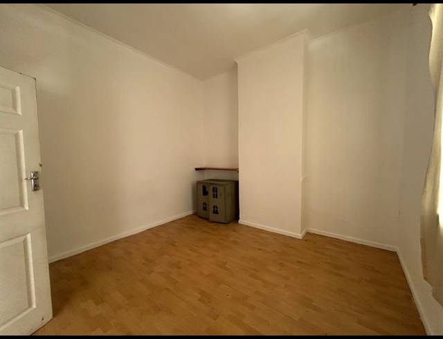 2 BEDROOM PROPERTY TO RENT IN WOODSTOCK